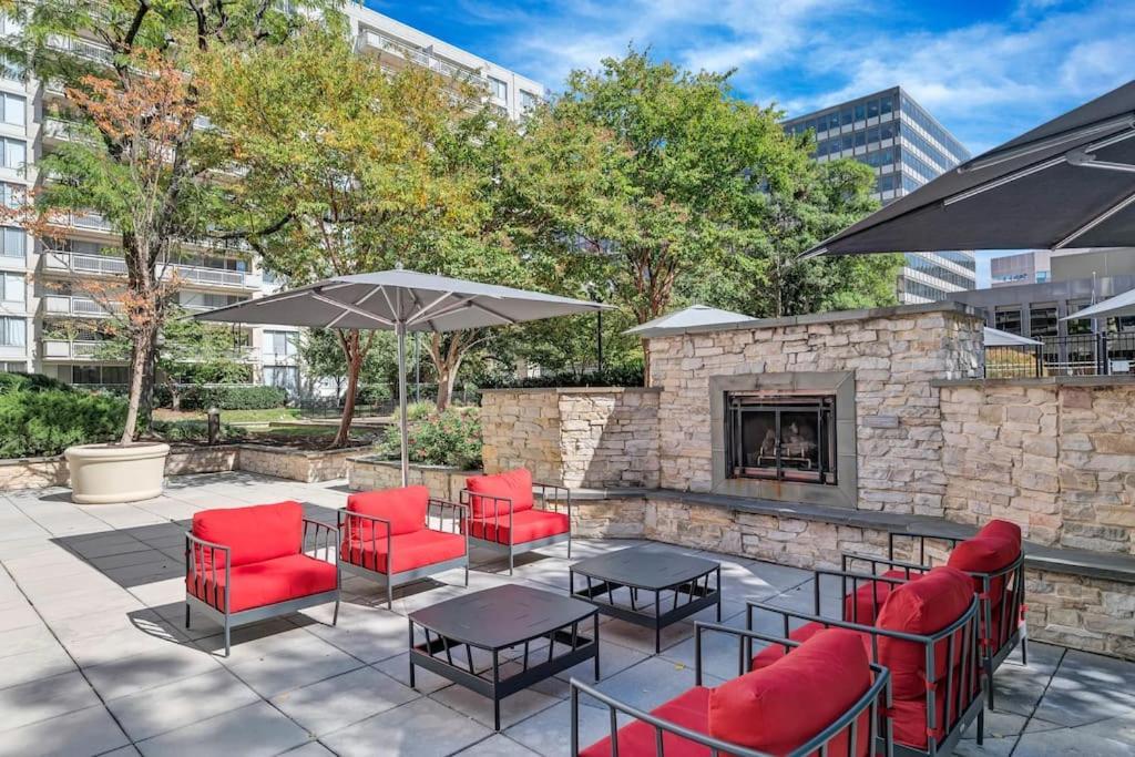 Style And Convenience Apartment At Crystal City Arlington Luaran gambar