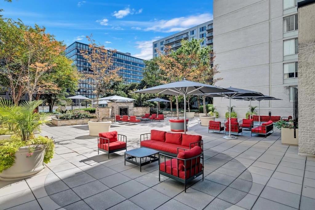 Style And Convenience Apartment At Crystal City Arlington Luaran gambar