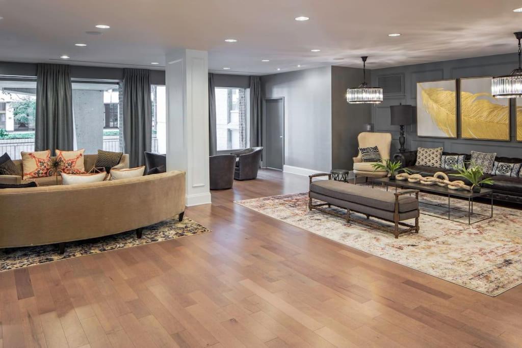 Style And Convenience Apartment At Crystal City Arlington Luaran gambar
